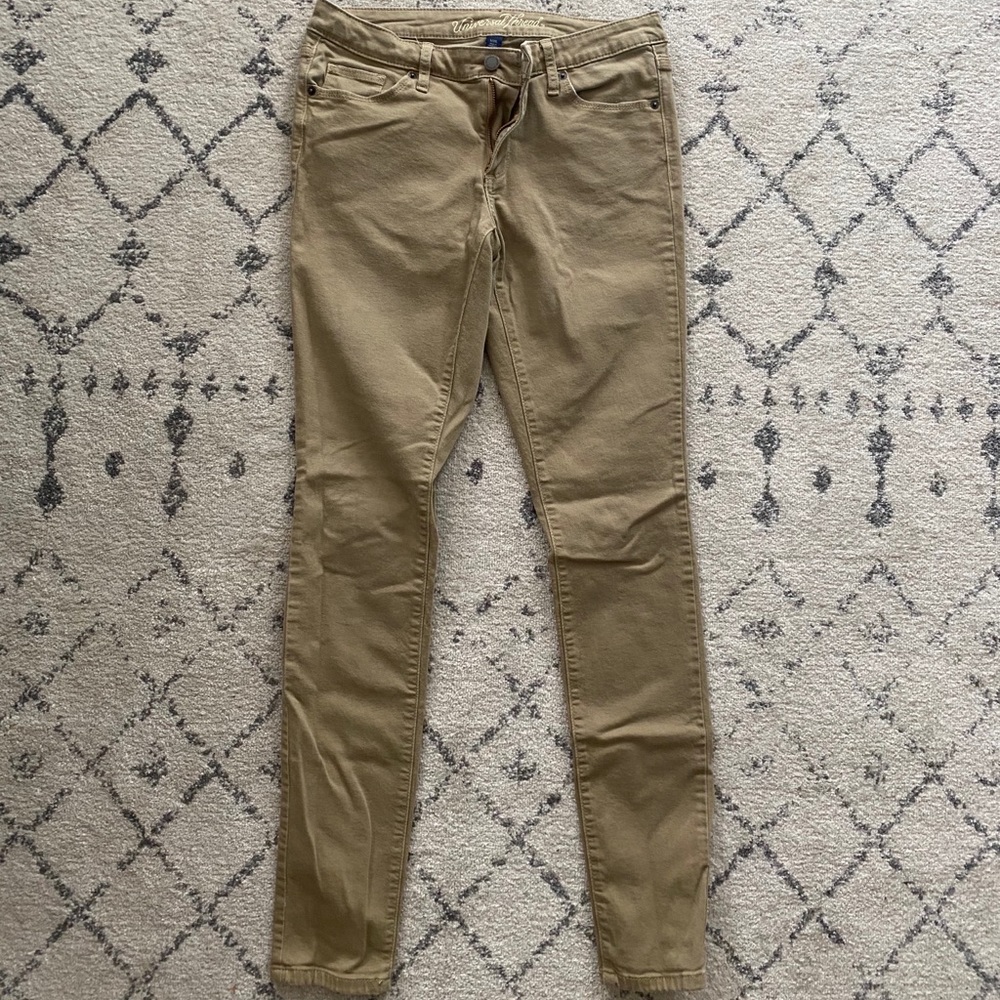 Universal Threads Khakis Pants